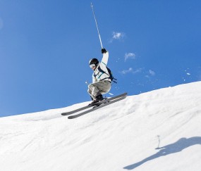 开云下载-冰岛巅峰对决，乌拉圭饮恨，若日尼奥一锤定音成关键先生