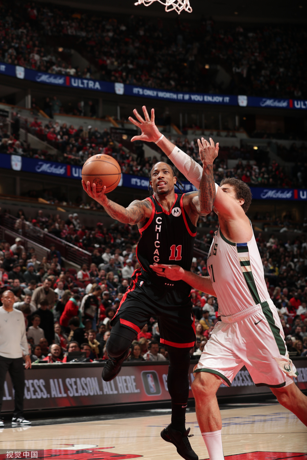 公牛轻取上海队，德罗赞惊艳四座