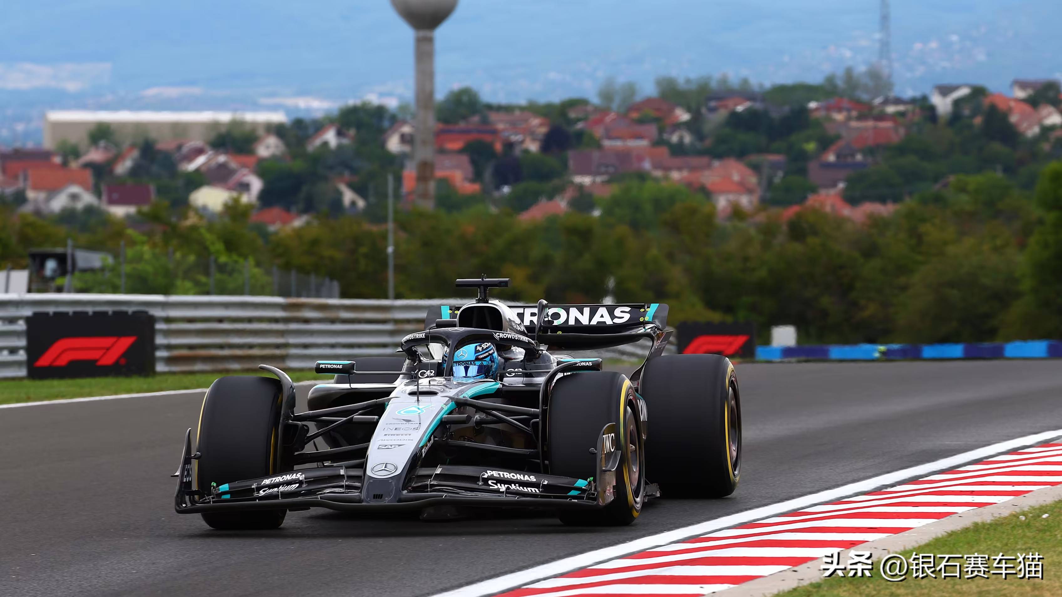 梅赛德斯横扫阿斯顿马丁，勒克莱尔关键制胜