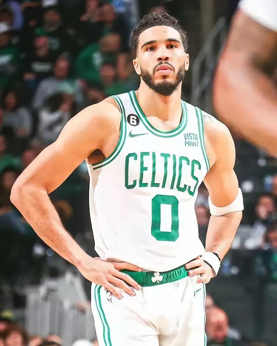 立陶宛男篮血洗凯尔特人，米切尔爆发神勇